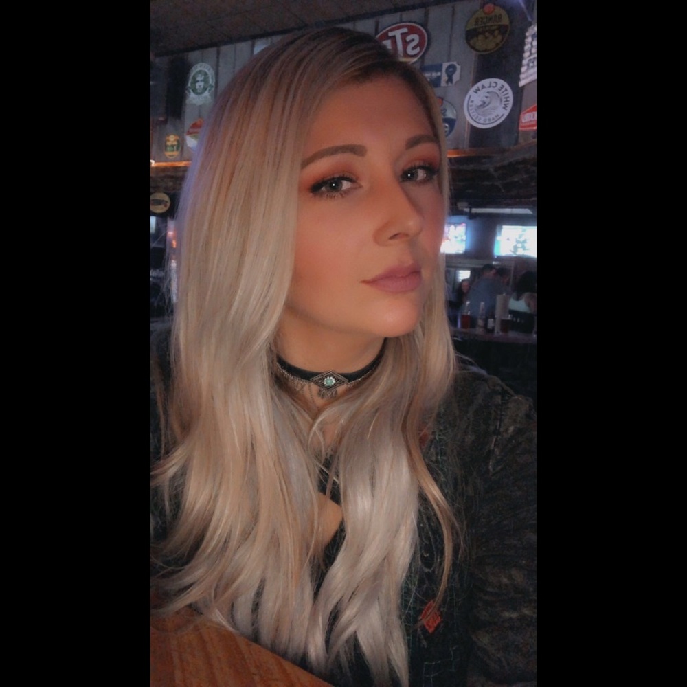 Meet your Posher, Casey